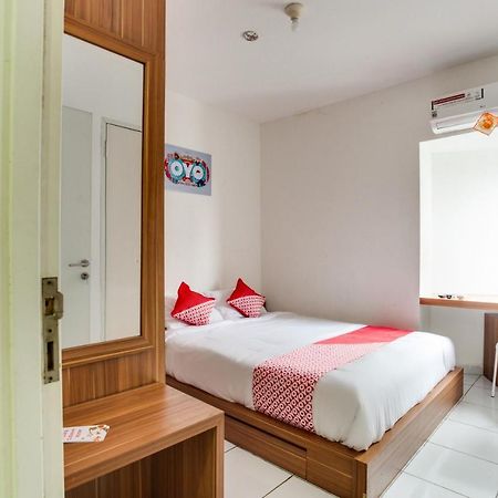 Oyo 3247 Afira Rooms Aeropolis Tangerang Exterior photo